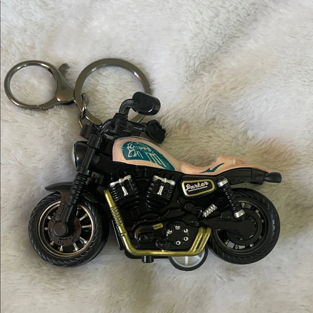 Parker Black and peach Cream Motorcycle Keychain new with lobster clip